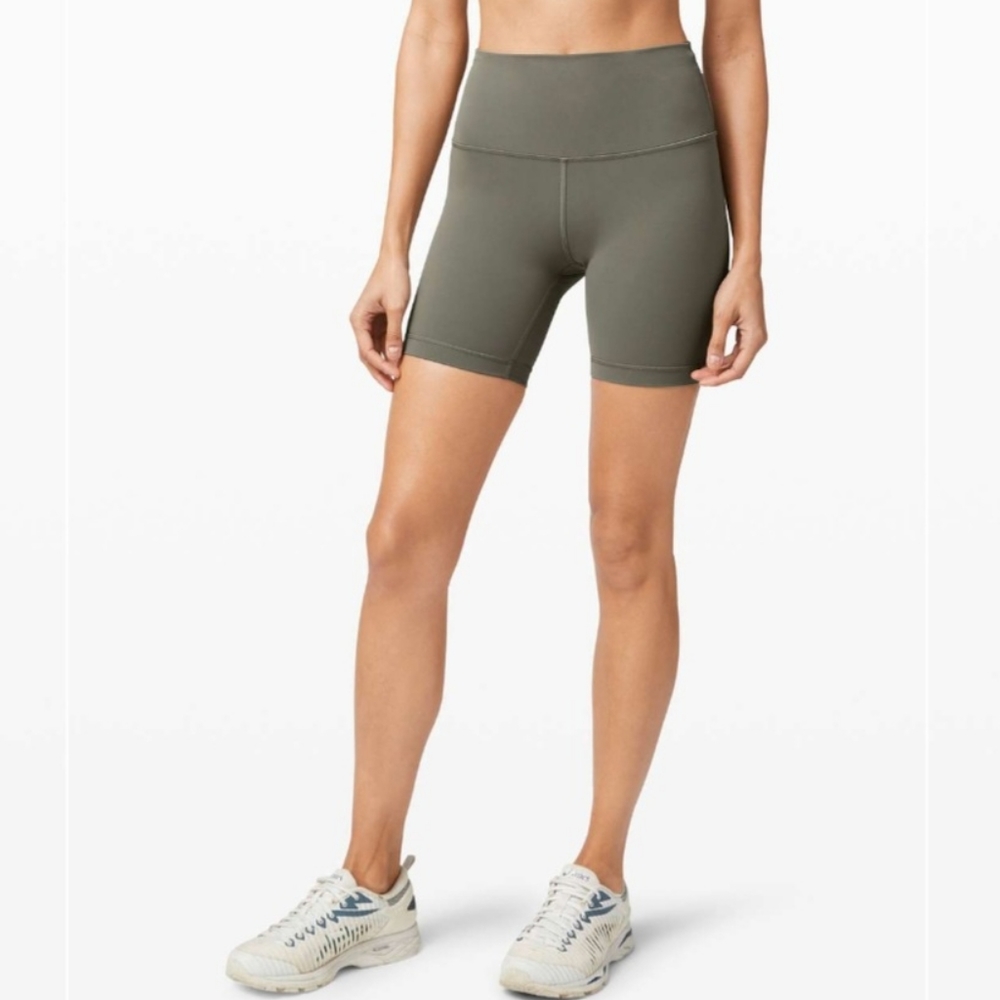 Lululemon Wunder Train High Rise Short sz 4
